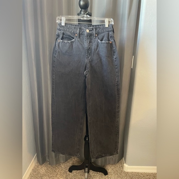 207. Old Navy Curvy Sky-Hi Wide Leg Jeans, Size 0Petite, EUC - Picture 1 of 4